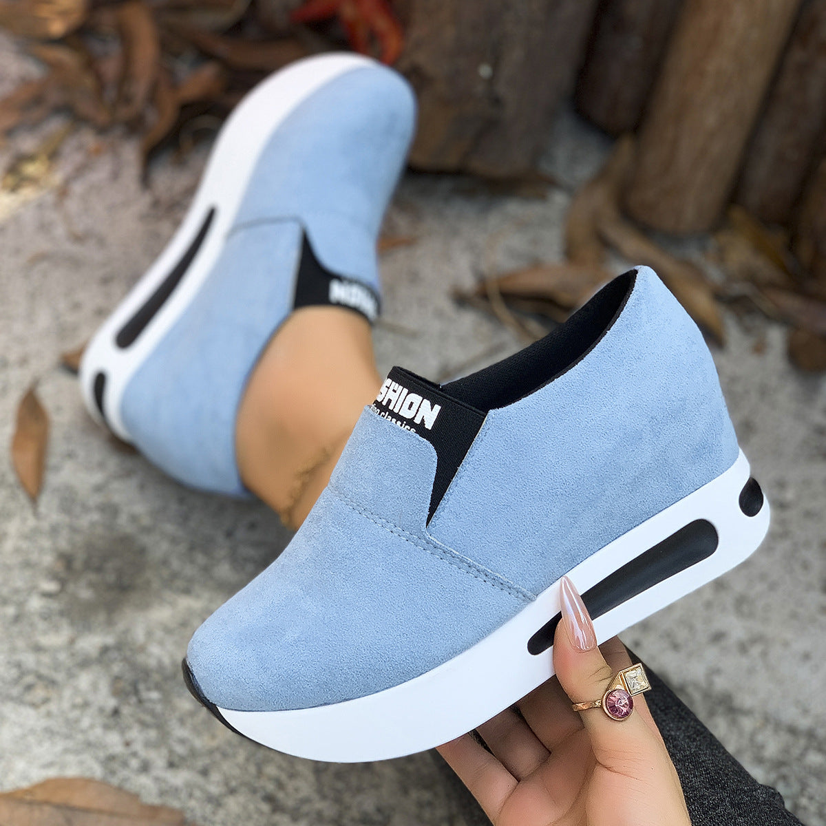 Damen Modische Slip-On Sneakers mit schickem Krokodesign und dämpfendem Fußbett R&B