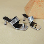 Damen Elegante Slides mit modischem Schlangenleder-Design und dekorativem Schmuck