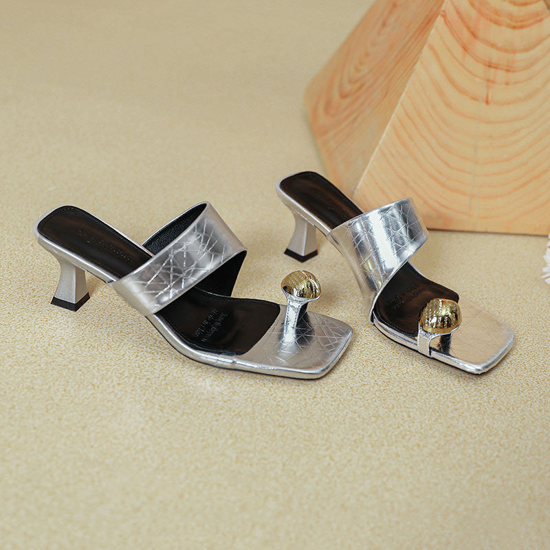 Damen Elegante Slides mit modischem Schlangenleder-Design und dekorativem Schmuck