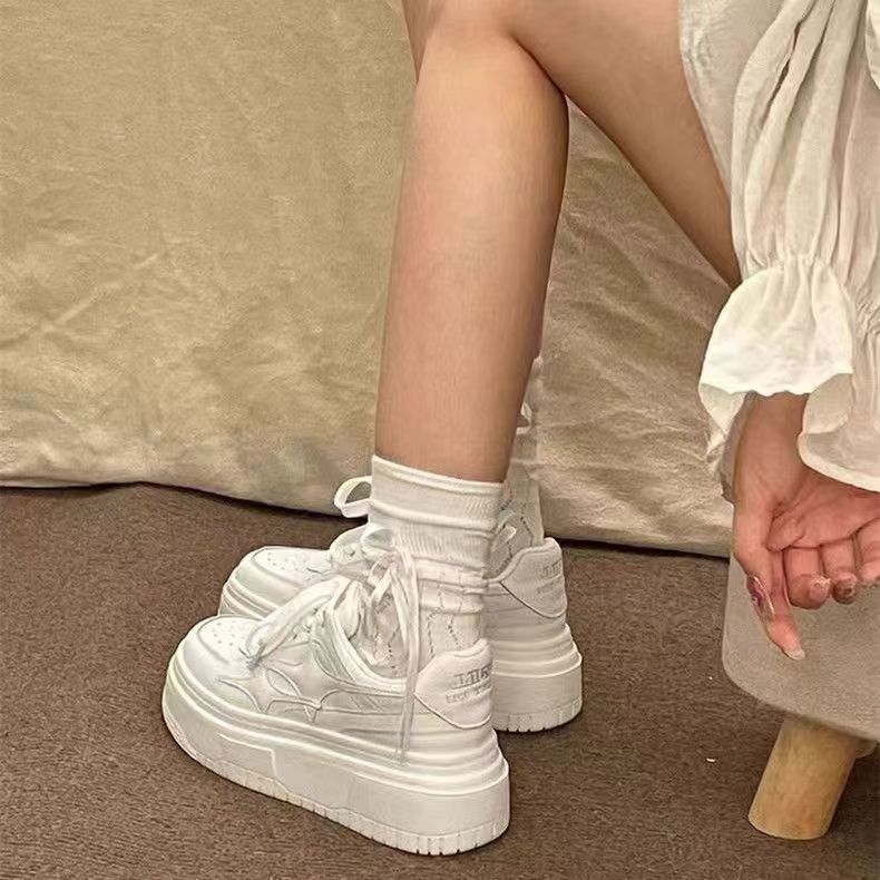 Damen Plateau Sneakers mit trendigem Overlays-Design und bequemer Dämpfung