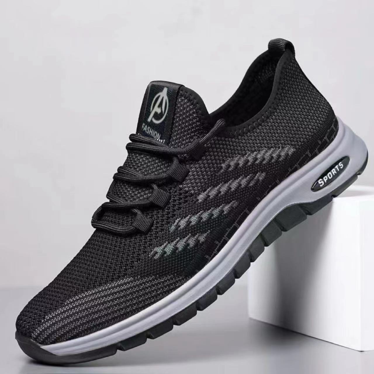 Herren sportliche Sneakers mit atmungsaktiver Mesh-Oberfläche und flexiblem Sohlenprofil R&B