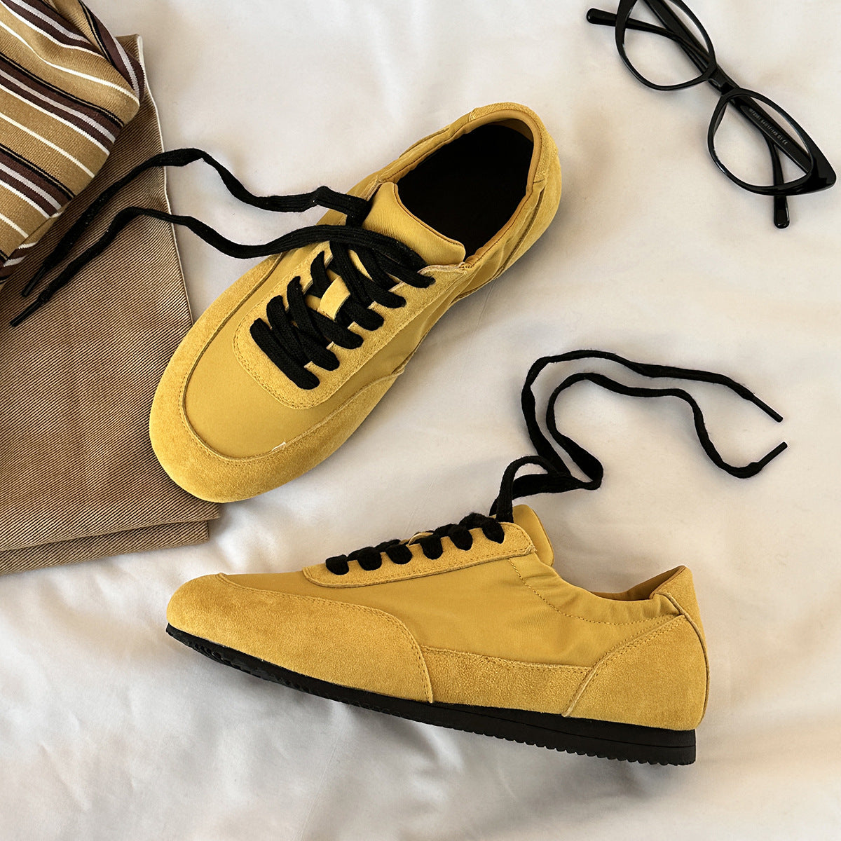 Damen Modische Sneakers im dynamischen Farbdesign mit atmungsaktiven Materialien
