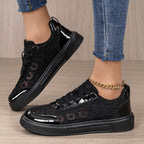 Damen Sneakers aus floralem Kunstleder mit rutschfester Sohle