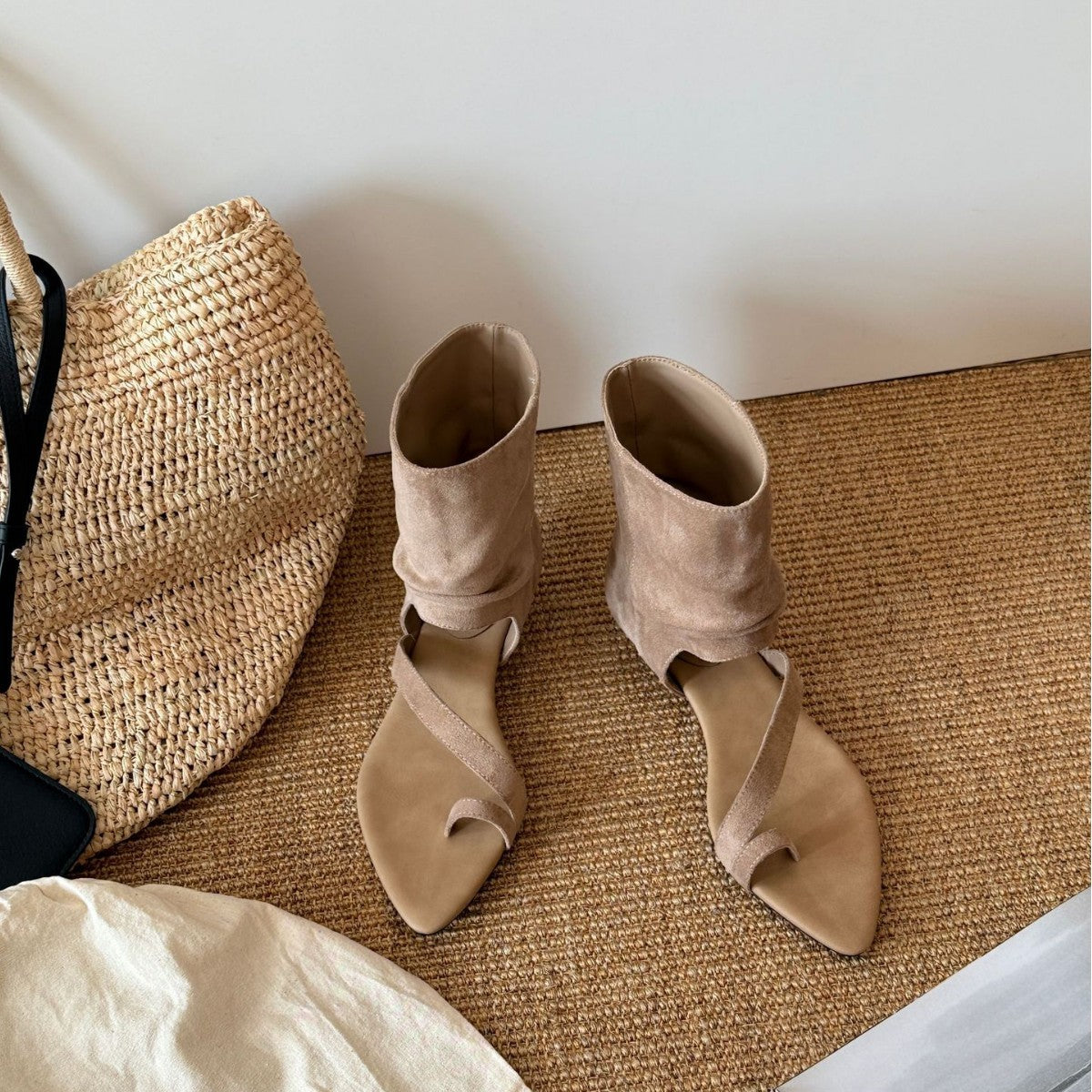 Damen Elegante Leder-Sandalen mit innovativem Design und angesagtem Schaft R&B