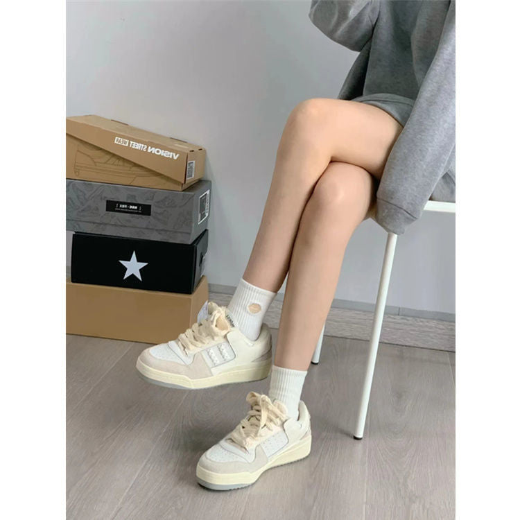 Damen Sneakers mit modischen Schnürdetails und komfortabler Dämpfung R&B