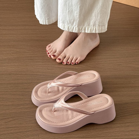 Damen modische Plateau-Zehentrenner mit elegantem Absatz und komfortablem Fußbett R&B