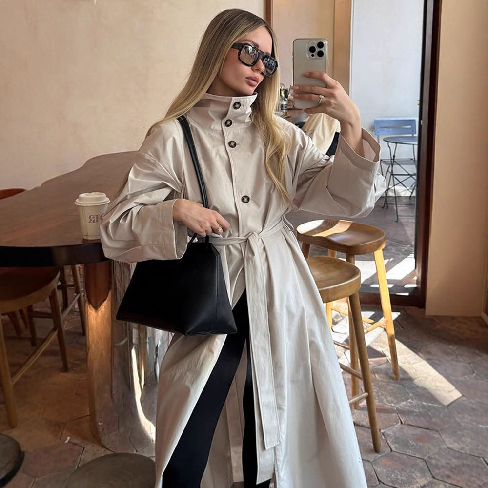 Damen modischer Trenchcoat mit tailliertem Schnitt und praktischen Details R&B