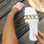 Damen Elegante und bequeme Slides mit dekorativen Metallakzenten R&B