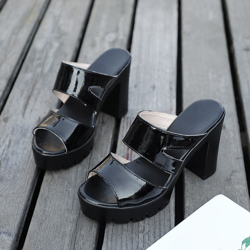 Damen Design-Absatzsandalen mit breiten Riemen und stabiler Laufsohle R&B