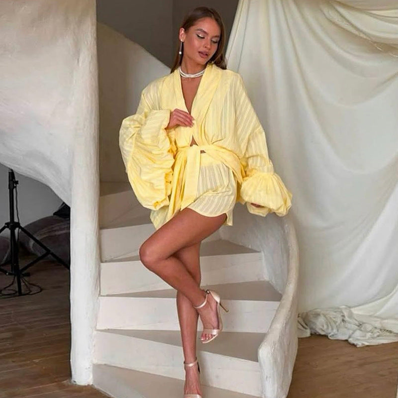 Damen eleganter Kimono mit voluminösen Ärmeln R&B