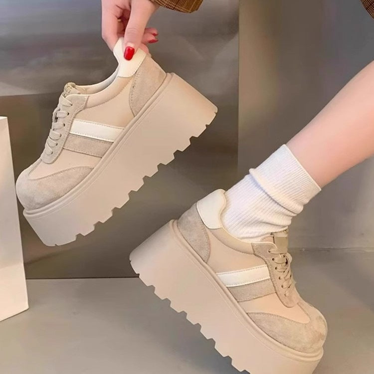 Damen Plattform-Sneaker mit modischem Veloursleder und ergonomischer Sohle R&B