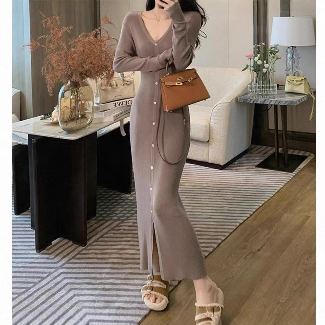 Damen Elegantes Maxikleid mit Knopfdetails und V-Ausschnitt R&B