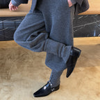 Damen Elegante Slipper mit dekorativem Ausschnitt R&B
