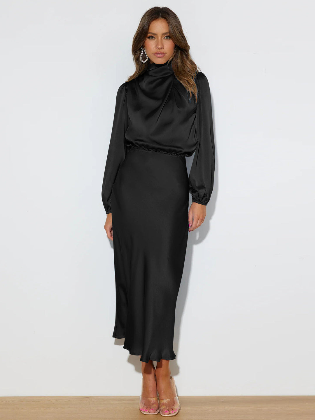 Damen Satin-Maxikleid mit hohem Kragen und Raffungen R&B