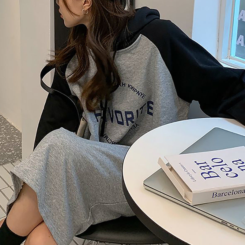 Damen Hoodie-Kleid im lässigen Oversized-Stil mit grafischem Druck und seitlichen Eingrifftaschen R&B