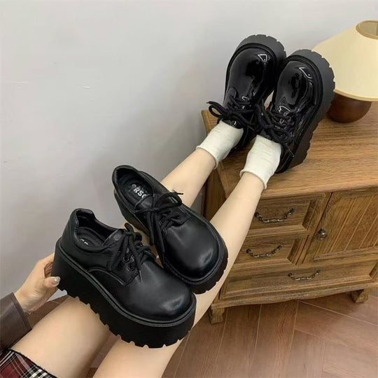 Damen Modische Schnürschuhe mit robustem Plateau und sockenähnlichem Detail R&B