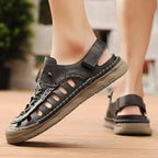 Damen Sportliche Sandalen mit perforierten Designelementen und verstellbarem Riemen R&B