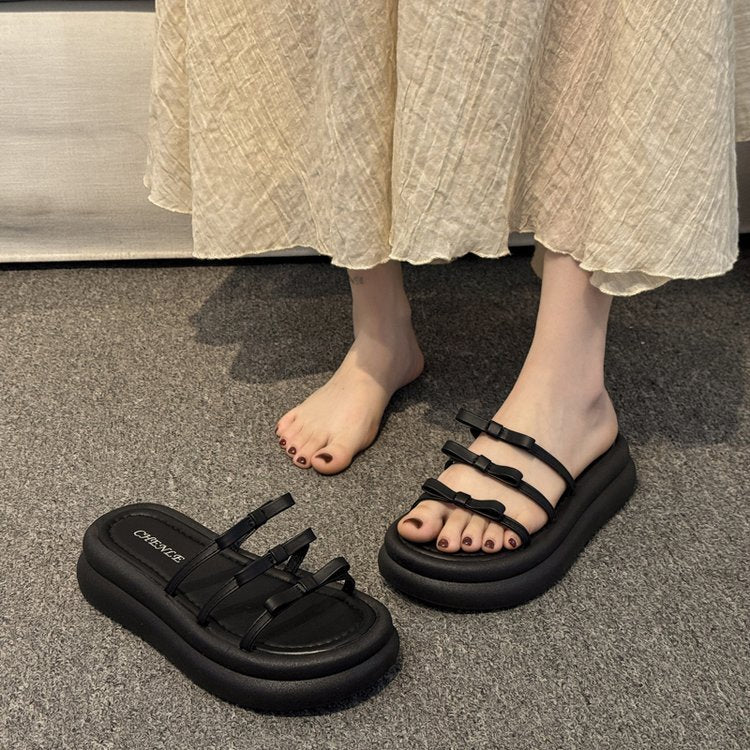 Damen modische Clogs mit gemusterten Riemen und komfortabler Fußbettgestaltung R&B
