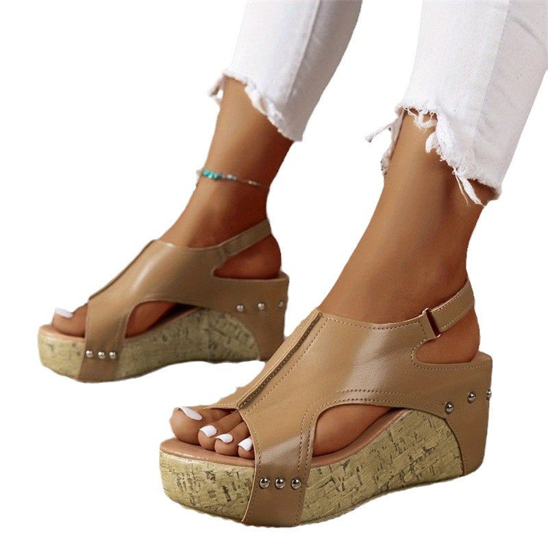 Damen Wedge-Sandaletten mit modernem Cut-Out Design und elastischem Riemen R&B