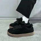 Damen Sneaker aus weichem Wildleder mit rutschfester Sohle