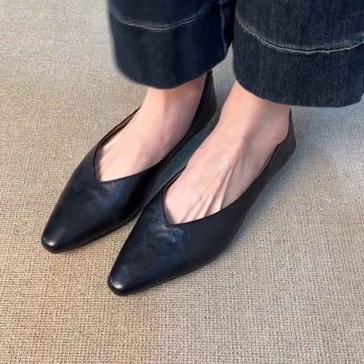 Damen spitze Slipper mit eleganter V-Ausschnittform R&B