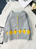 Damen Strickjacke mit fruchtigem Motiv und Knopfdetails R&B