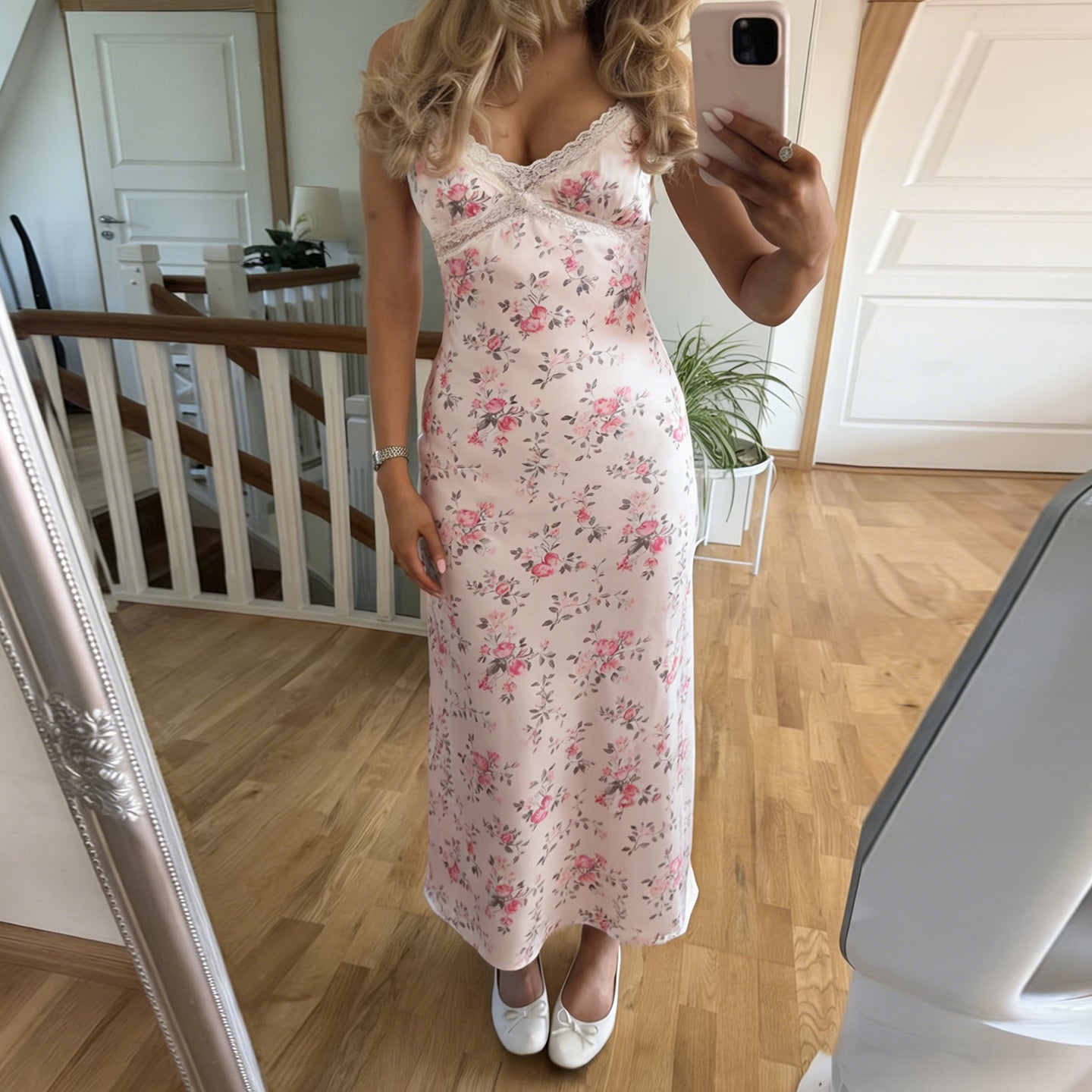 Damen Nachthemd mit floralem Design und zarten Spaghetti-Trägern R&B