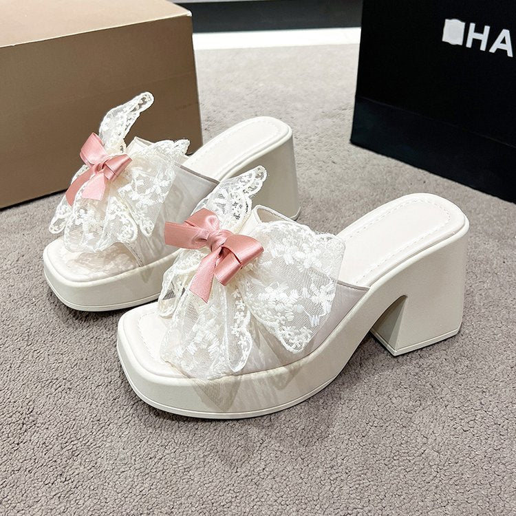 Damen Plateau-Sandaletten mit floralem Spitzenakzent und elegantem Blockabsatz R&B