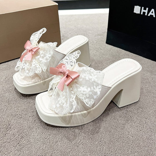 Damen Plateau-Sandaletten mit floralem Spitzenakzent und elegantem Blockabsatz R&B