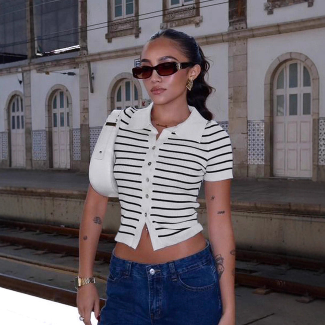 Damen Kurzarmshirt mit klassischem Polokragen und gestreiftem Design R&B