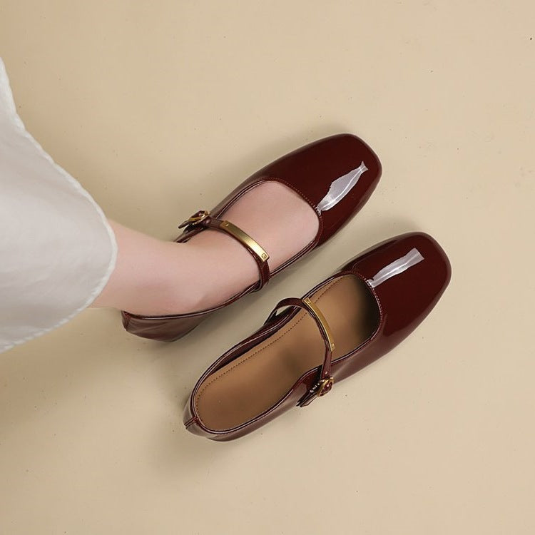 Damen Lackleder Ballerinas mit verstellbarem Riemen und goldener Schnalle R&B
