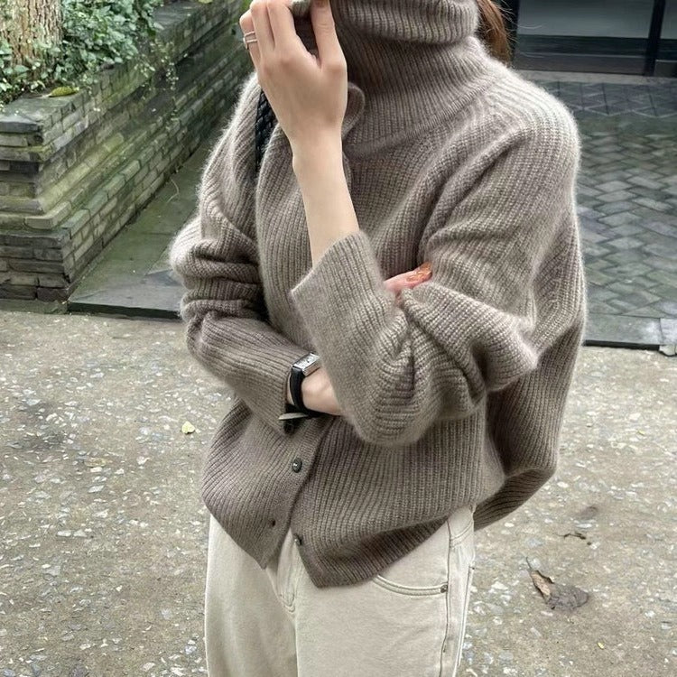 Damen Strickjacke mit hohem Kragen und Knopfverschluss R&B