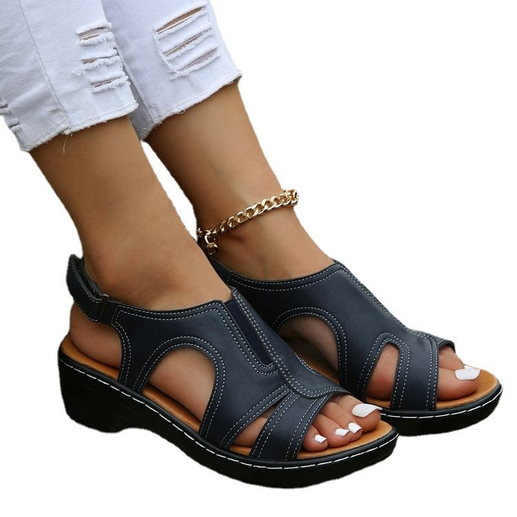 Damen lässige Leder-Sandalen mit verstellbarem Riemen und anatomischem Fußbett R&B