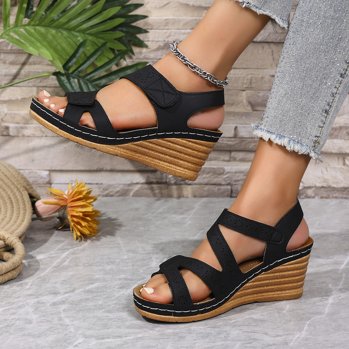 Damen Komfortable und elegante Keil-Sandalen mit verstellbaren Riemen