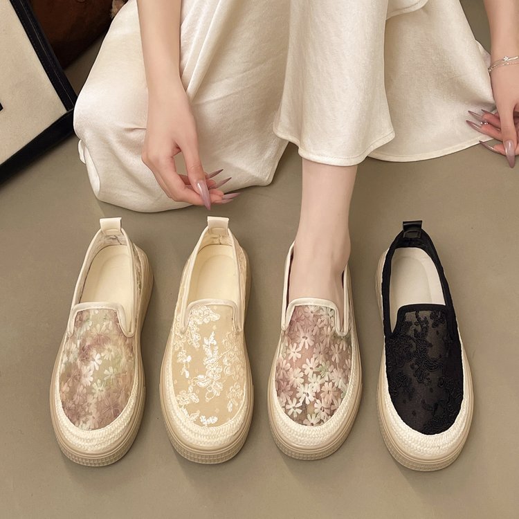 Damen Slip-On Sneakers mit floralem Stickdesign R&B
