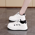 Damen Sportliche Sneakers mit Herz-Akzenten und kompaktem Profil R&B