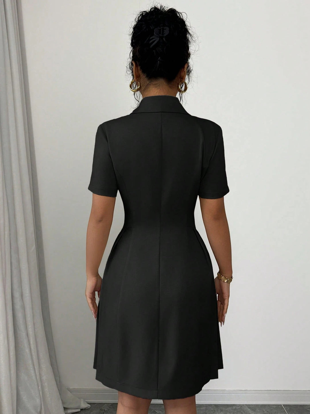 Damen elegantes A-Linien Kleid mit doppelter Knopfleiste und plissiertem Rock R&B