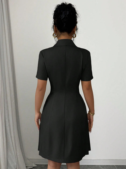Damen elegantes A-Linien Kleid mit doppelter Knopfleiste und plissiertem Rock R&B