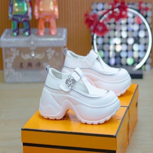Damen Sportliche Clogs mit verstellbarem Riemen und elegantem Blumenakzent R&B
