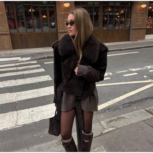 Damen Modische Wildlederjacke mit kuscheligem Kragen R&B