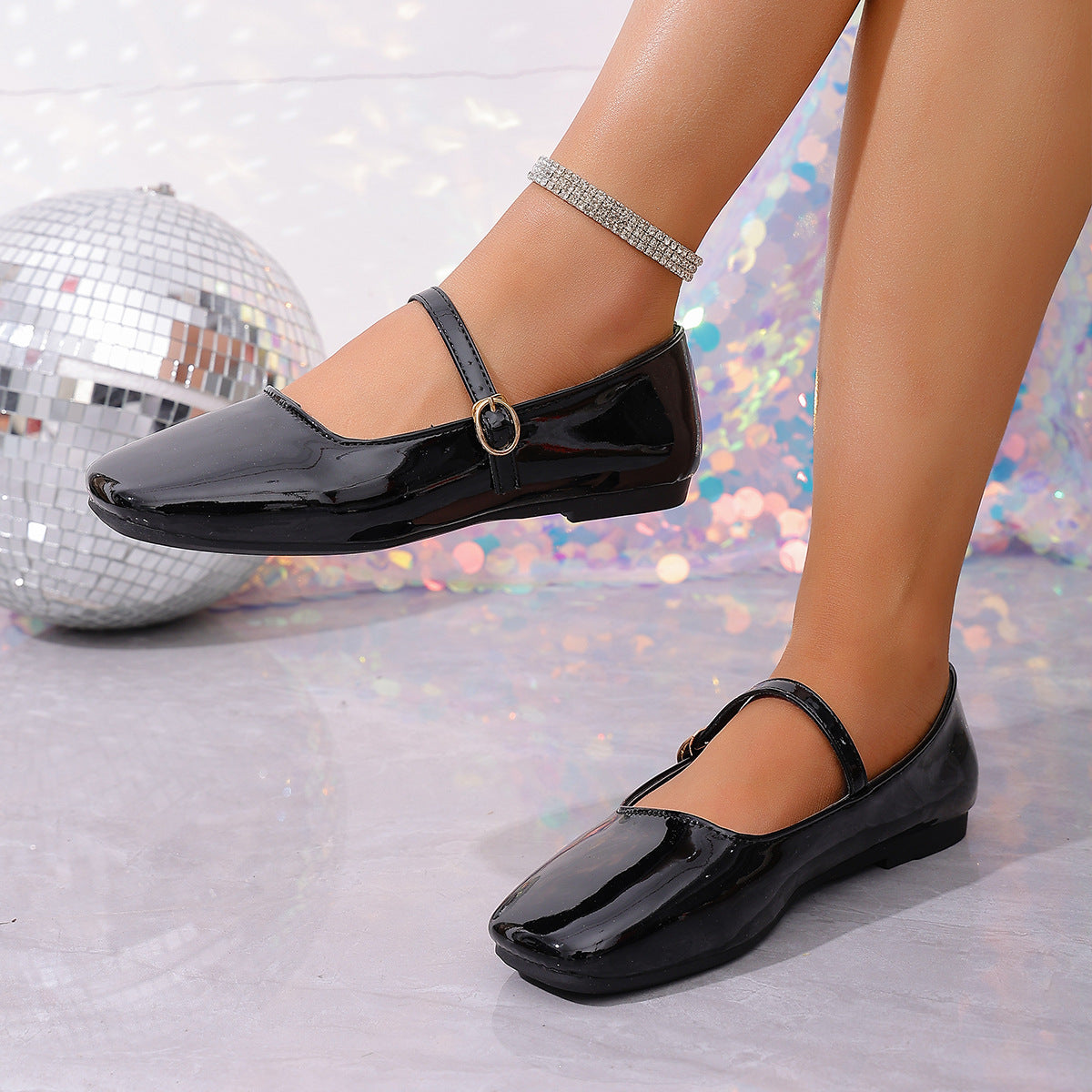 Damen Ballerinas mit elegantem Riemchen und glänzendem Obermaterial R&B