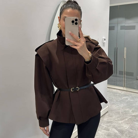 Damen modische Blazerjacke mit angeschnittenen Ärmeln und figurbetontem Schnitt R&B