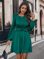 Damen elegantes Mini-Kleid mit tailliertem Schnitt und Puffärmeln R&B