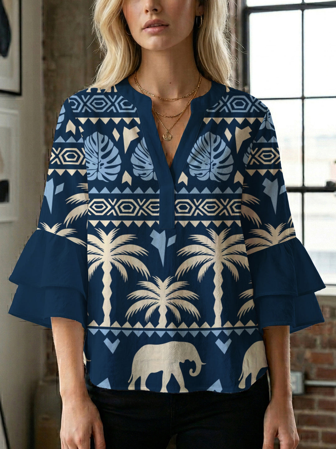 Damen Bluse mit voluminösen Rüschenärmeln und modernem Motiv R&B