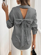 Damen gestreifte Bluse mit tiefer Rückenausschnitt und Schleifen-Detail R&B