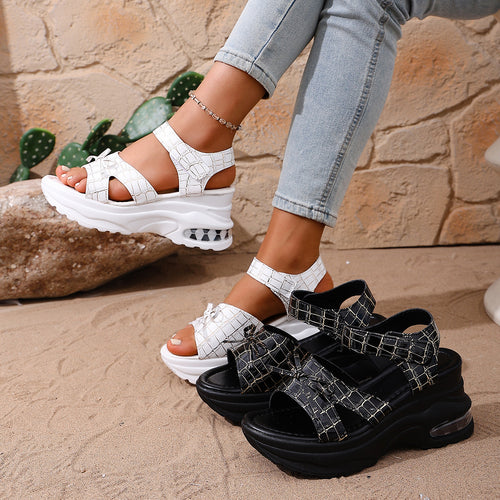 Damen Komfortable Sommerschuhe mit modischem Krokodil-Design und funktionalem Klettverschluss R&B