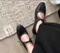 Damen Ballerina-Schuhe mit elegante Raffung und modischem Schnürdetail