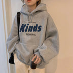 Damen Kapuzenpullover mit lässigem Schnitt und modernem Schriftzug