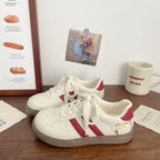 Damen Sneakers im verspielten Hello Kitty Design mit komfortabler Dämpfung R&B
