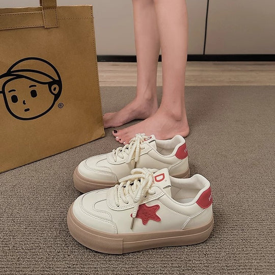 Damen Sportliche Sneakers mit verspielten Stern-Applikationen und bequemer Sohle R&B